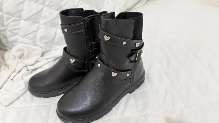 Bota infantil preta