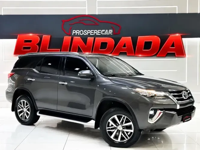 Toyota Hilux SW4 SRX 4X4 2.8 TDI 16V Dies. Aut. 2019
