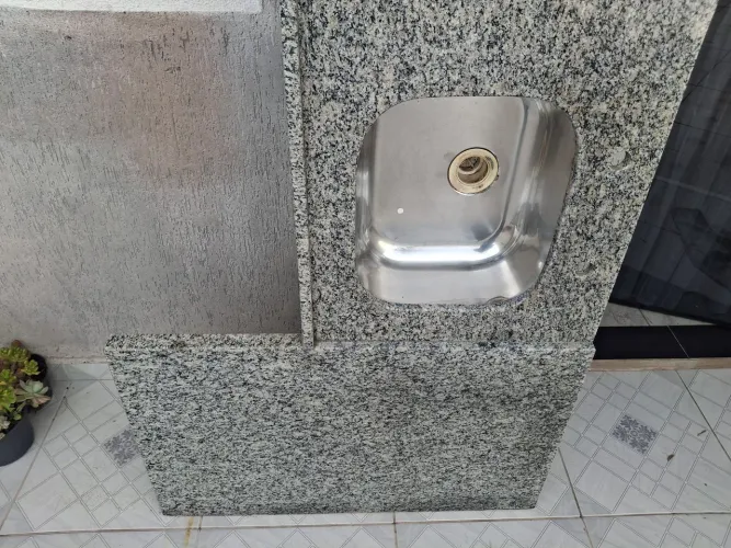 Pia granito em L