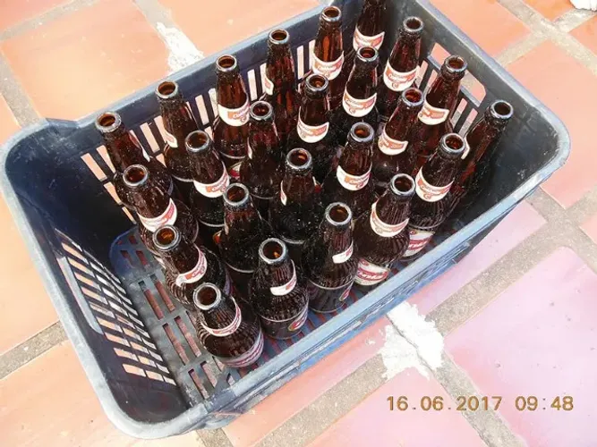 Engradado de cerveja vazia