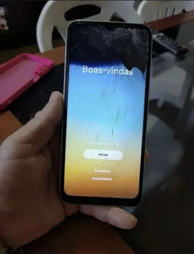 Smartphone samsung galaxy A14 com 128 gigas 5 g , tela trincada. ,funcionando