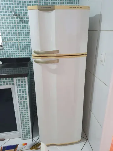 Vendo Geladeira Eletrolux