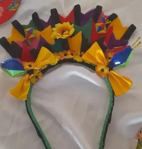 Tiara de bandeirinhas para festa junina 