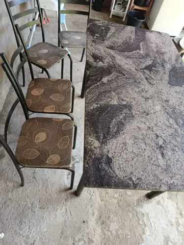 Vende-se mesa de mármore