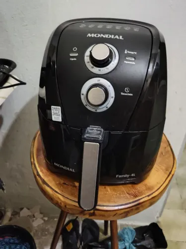 Pra vender logo tô precisando de dinheiro pra fazer um exame ela é de 4 litros