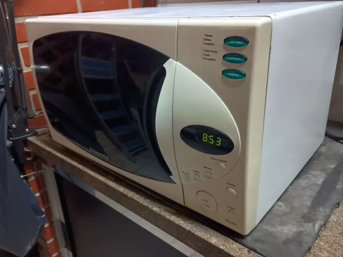 Microondas Eletrolux 27 litros 