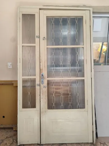 Vendo porta e Janela de aço