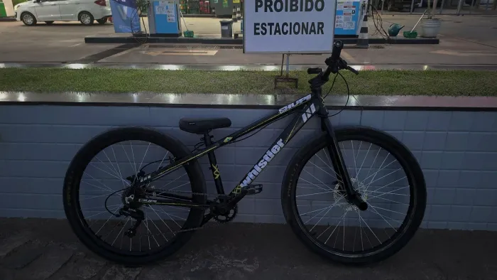 Vendo quadro hupi whistler 2016, extremamente raro na região 