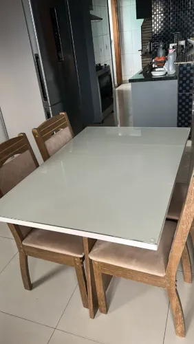 Mesa 4 cadeiras semi nova