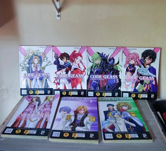 Coleção Mangá Code Geass