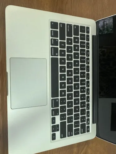 MAC Book Air 2011
