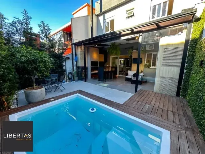 Casa de Condomínio com135m² patio com piscina - Passo das Pedras