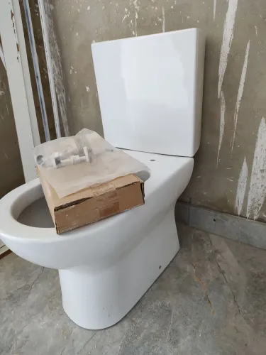 Vaso sanitário , novo , sem uso.