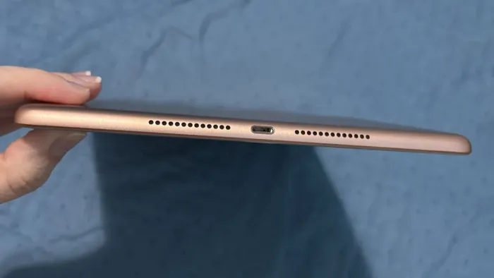 Vendo Ipad 8° geração 32gb memória.