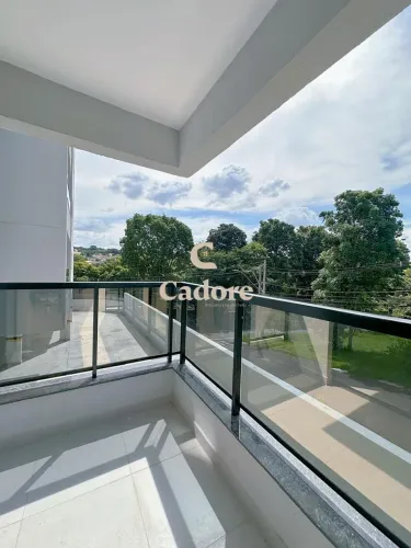 Apartamento à venda no Daniel Fonseca com 2/4 sendo 01 suíte, sacada e elevador