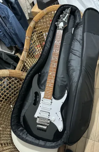 Guitarra Ibanez JEM Jr Preta - Nova