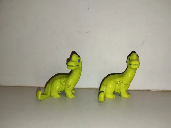 Dinossauro de brinquedo Kinder ovo