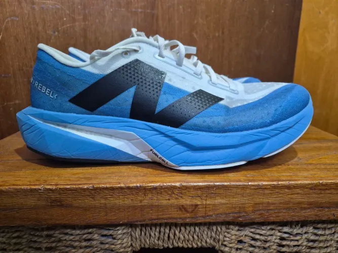 Tenis new balance rebel 42