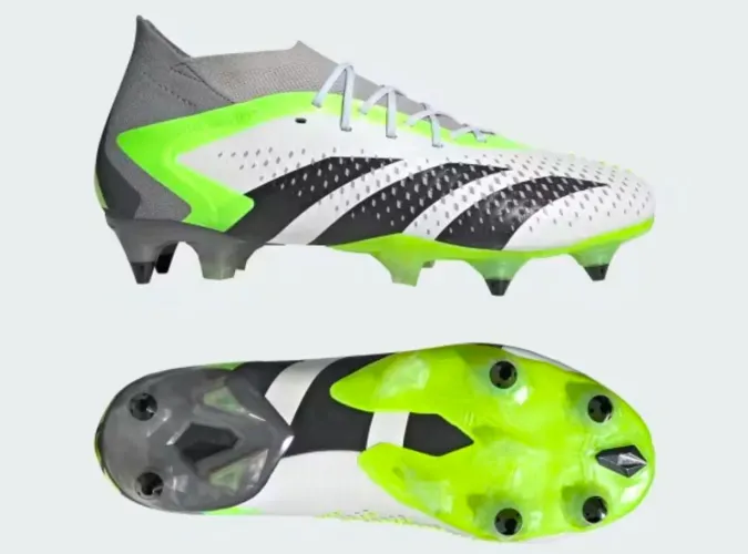 Chuteira Adidas Predator Accuracy com travas de alumínio ts