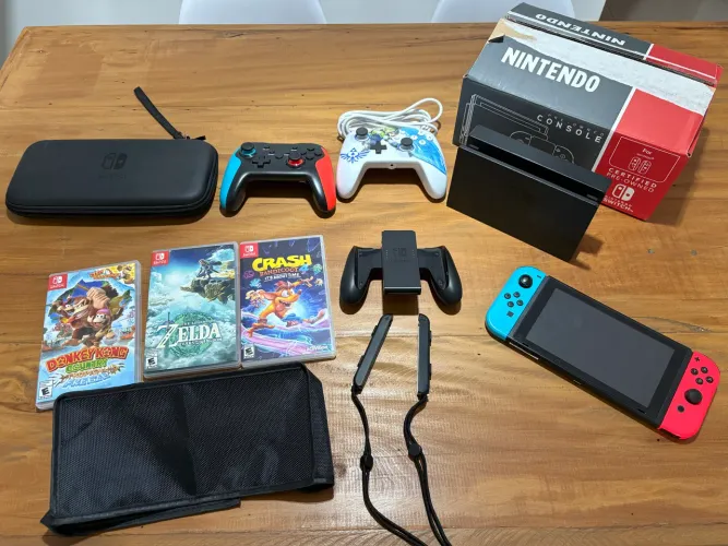 Nintendo Switch (v2) + acessórios