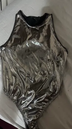 Body metálico prateado