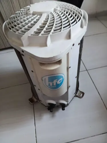 Ar, condicionado Midea. Funcionando perfeitamente. 10.000 btu.