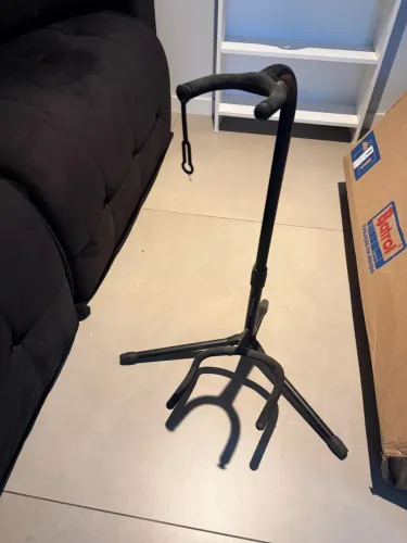 Suporte de chão para violão/guitarra