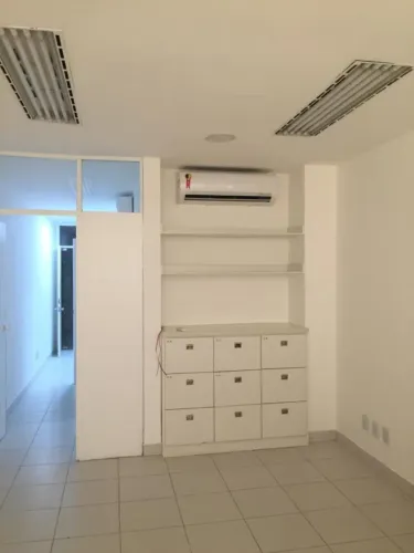 Sala Comercial para Venda em Salvador, Caminho das Árvores, 1 banheiro, 1 vaga