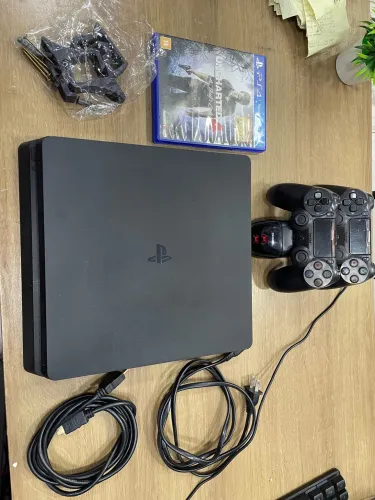 Ps4 Slim 500gb 2 controles 