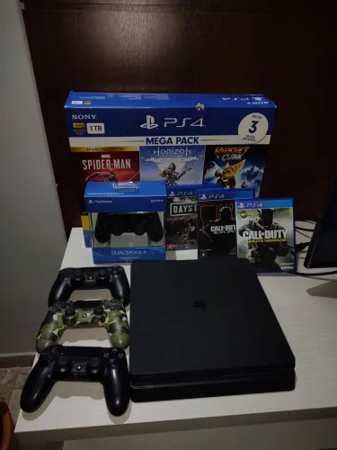 PS4 SONY 1TB + CONTROLES + JOGOS