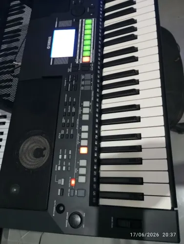 A toda prova Yamaha PSR s550b