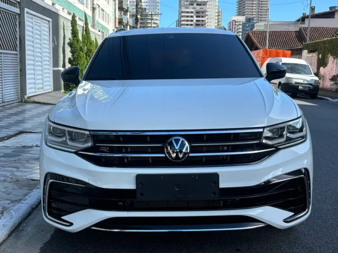 Volkswagen Tiguan Allspac R-line 300 TSI 2.0 2025