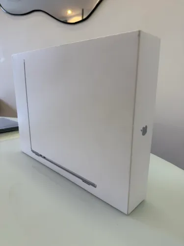 MacBook Air M5 - Lacrado cor prata