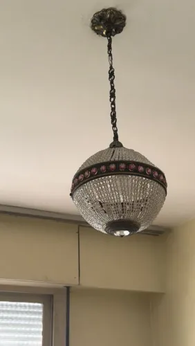 Lustre Antigo de Cristal Tipo Cúpula (Basket) com Detalhes em Cristal Vermelho
