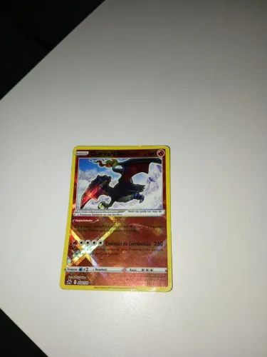 Carta pokémon oficial Charizard radiante