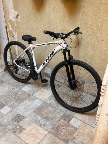 PREÇO NEGOCIÁVEL, Bicicleta KRW aro 29 branca 21 marchas NOVA