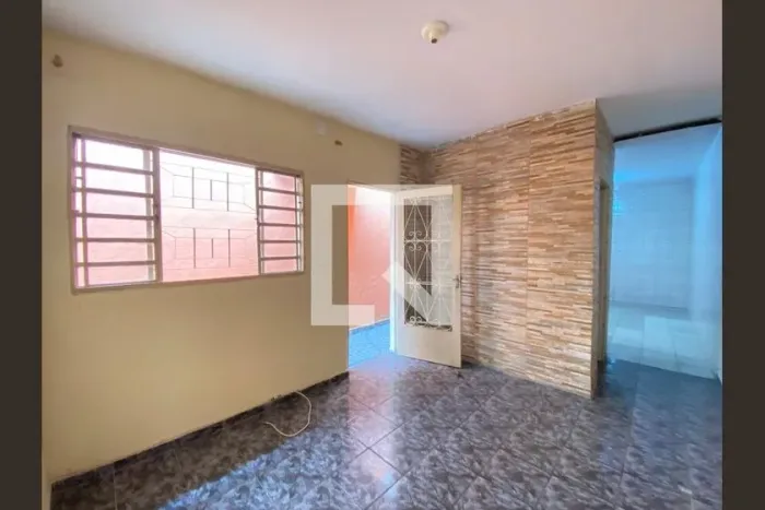 Casa com 1 Quarto(s) e 1 banheiro(s) para Alugar, 60 m² por R$ 1255 / Mês
