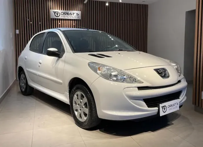 Peugeot 207 Active 1.4 Flex 8V 5P 2014