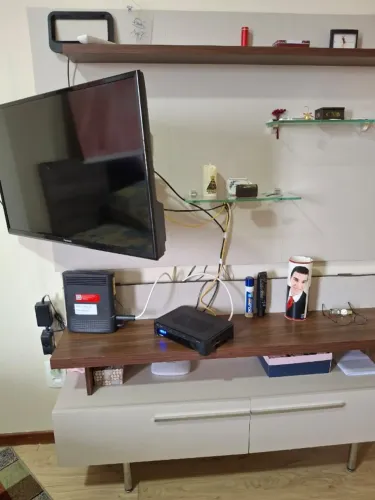 Móvel com painel para TV
