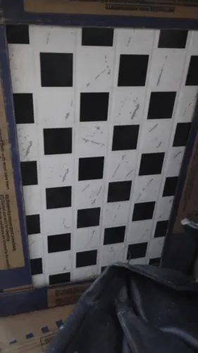 Vende se lajotas novas 