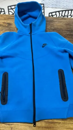 Nike Tech Fleece Full-Zip Hoodie na cor azul.