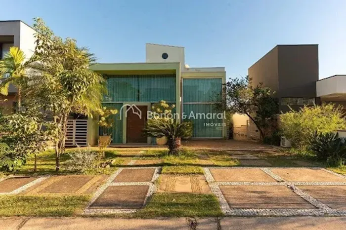 Casa de condomínio para alugar com 234m², 3 quartos e 4 vagas