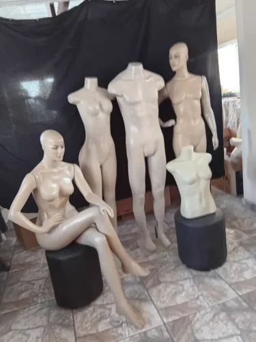 Manequins