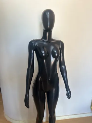 Manequim de Roupas 