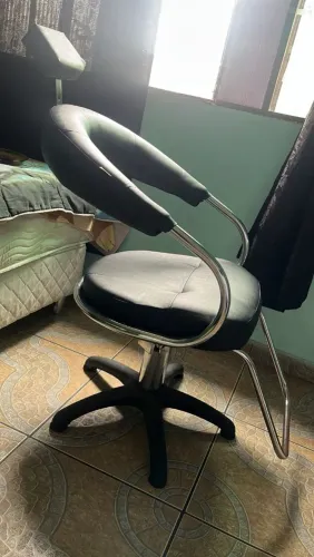Cadeira hidráulica para cabeleireiro