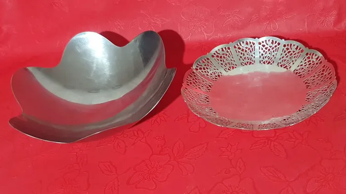 Lote de 2 cestas em inox para pão