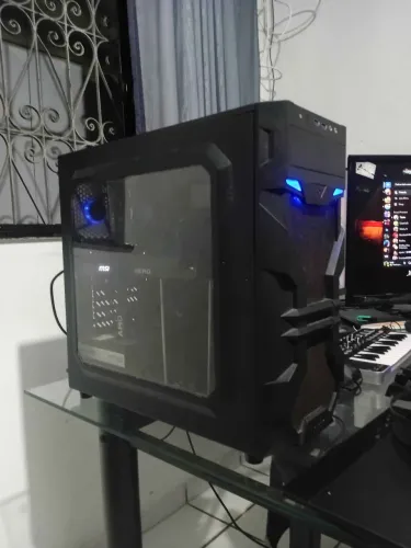Gabinete Sharkoon VG7 + 3 Fans azuis + Suporte para gabinete com rodinhas