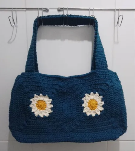 Bolsa de crochê margaridas