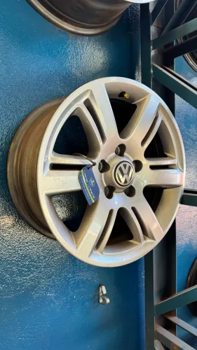 Jogo roda semi-novo aro 17 Amarok Tdi