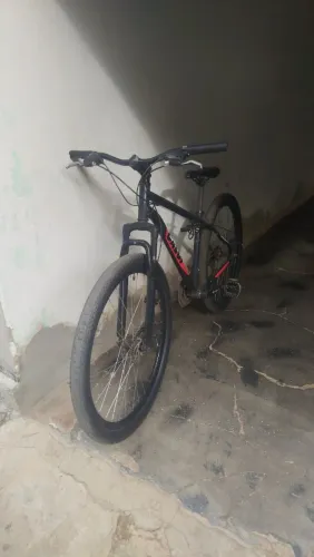 Bicicleta Caloi Aro 29 (Freio a Disco e Suspensão) - Preço de Desapego!
